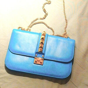 Valentino Rock Stud Aqua Leather Shoulder Bag ✨️host pick✨️ Size M